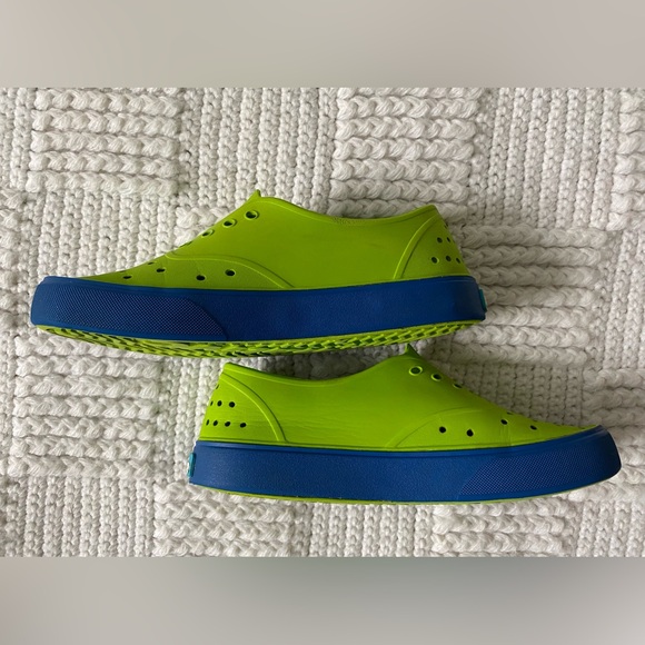 Native Boy or Girl Slip On Water Shoes Youth J5 - Picture 8 of 9